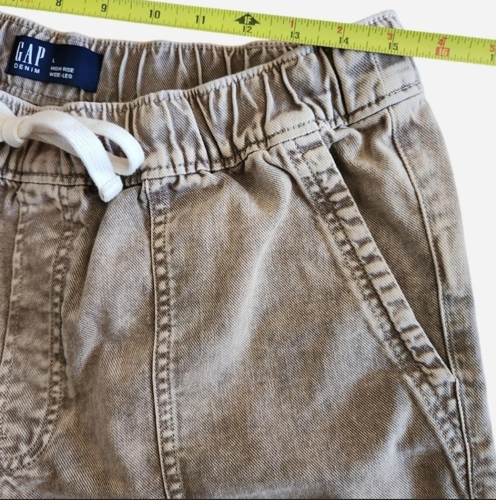 GAP Wide Leg Utility Pants in Taupe - Picture 5 of 8